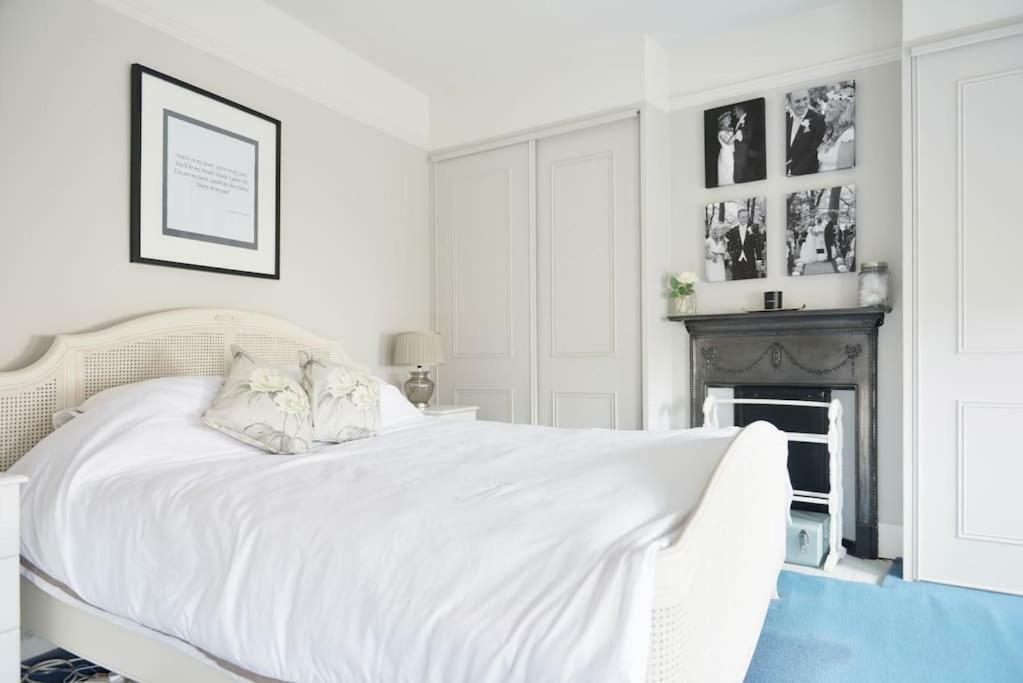 Summer House Otel Thames Ditton Dış mekan fotoğraf