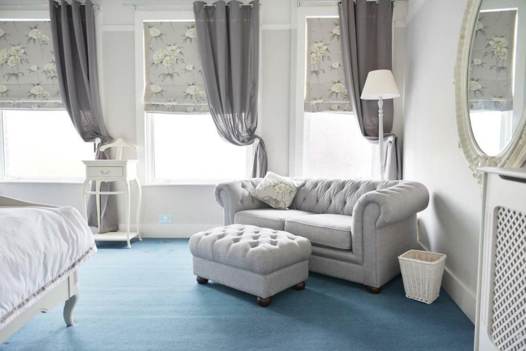 Summer House Otel Thames Ditton Dış mekan fotoğraf